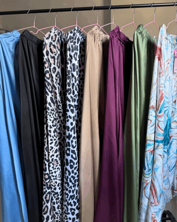 Nilly Satin Skirt (Curvy) – Baby Blue