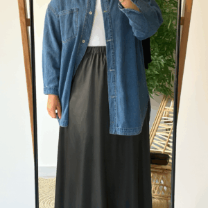 Nilly Satin Skirt (Curvy) – Black