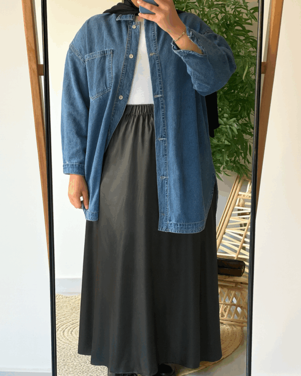 Nilly Satin Skirt (Curvy) – Black