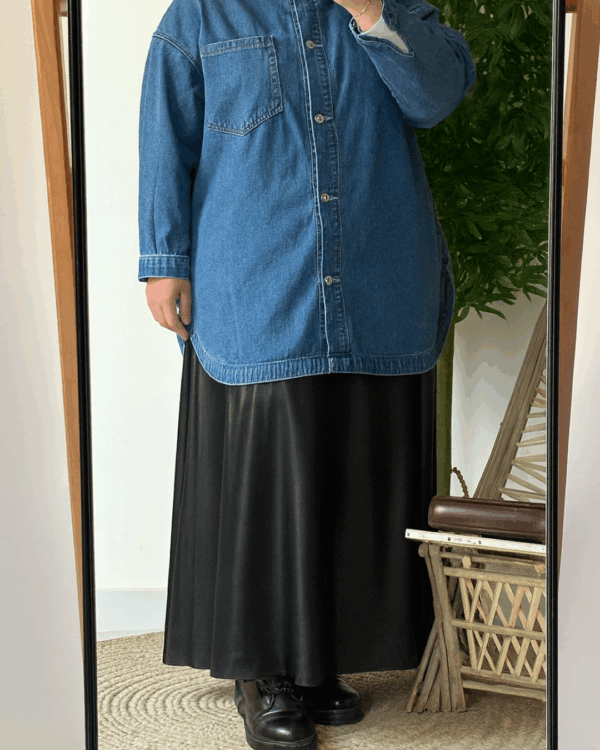 Nilly Satin Skirt (Curvy) – Black